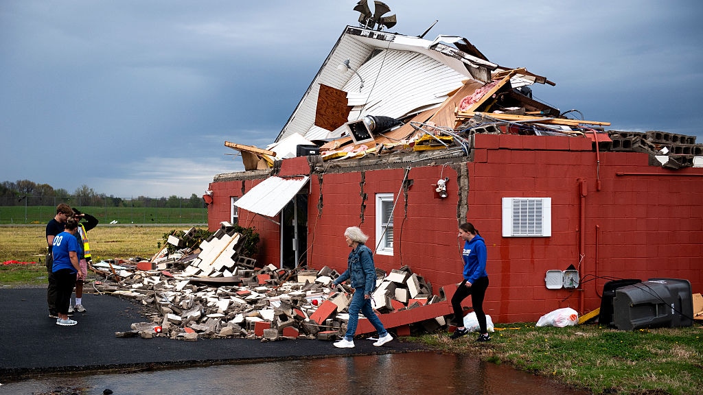 kerk die beschadigd raakte door het noodweer in Kentucky.