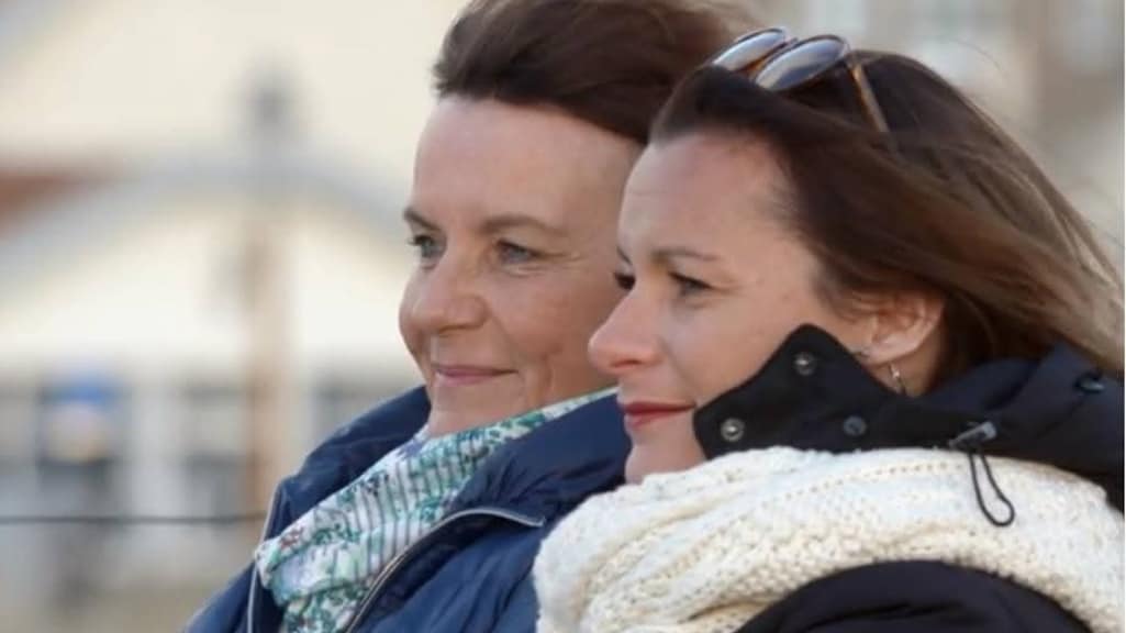 Sanne samen met haar moeder, die de Katwijkse ziekte heeft.