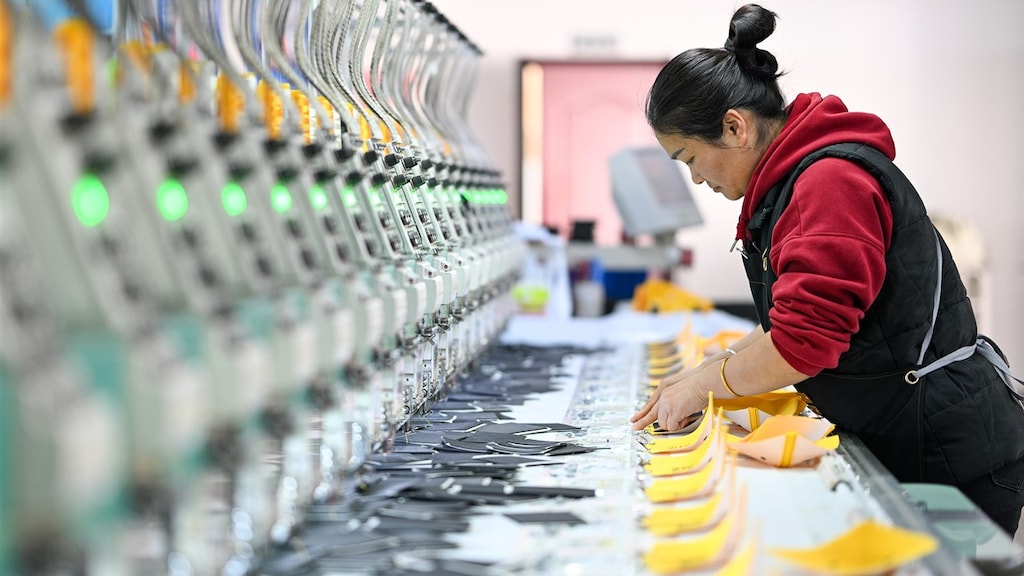 Plastic, speelgoed of zonnepanelen uit China: 'Mogelijk goedkoper door heffingen Trump'