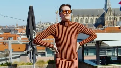 BN'ers in de ban van Bram Krikkes parodie op dansvideo zangeres Maan: 'Ik gil'