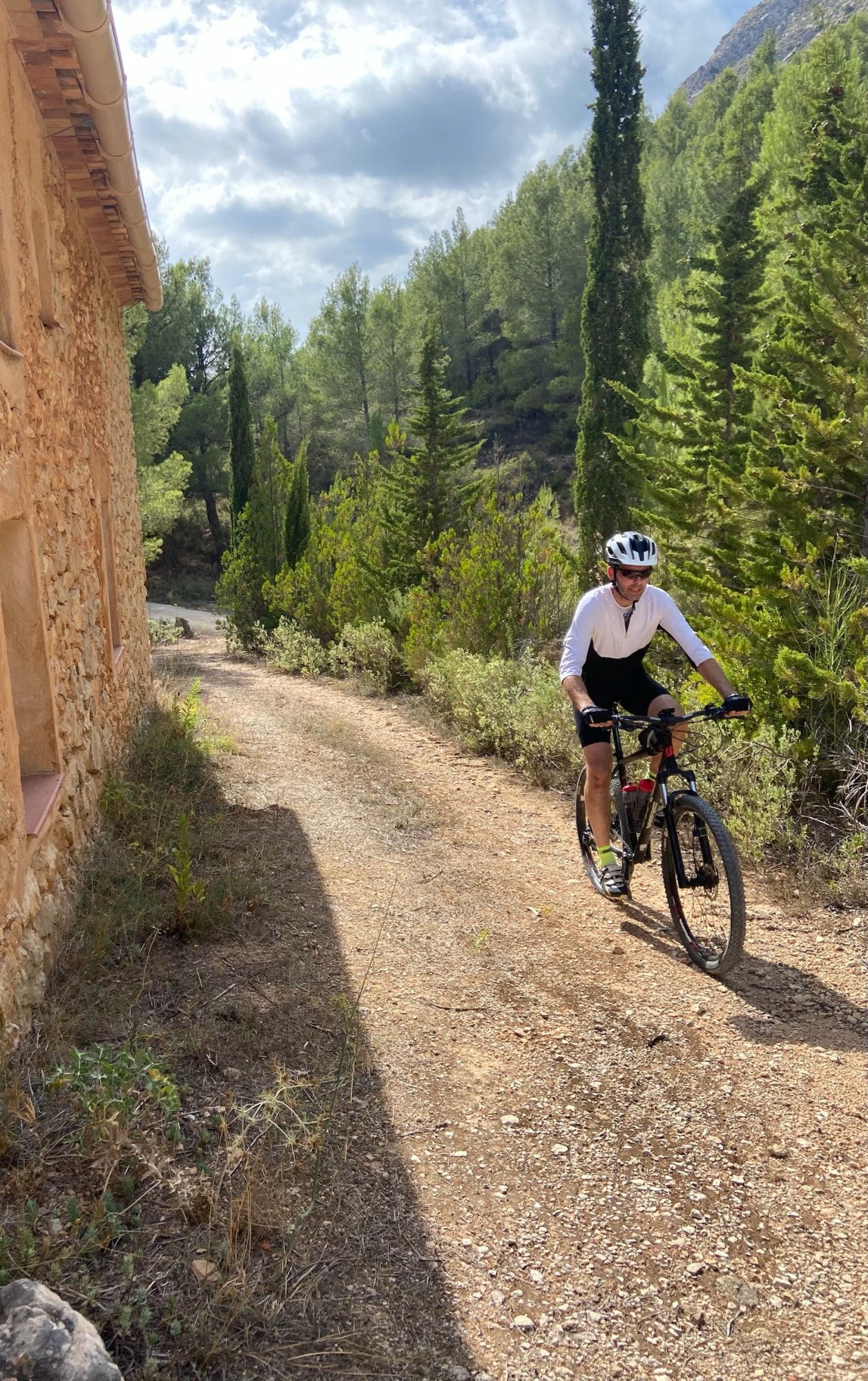 In 2021 fietste Albert nog door de prachtige Spaanse natuur in het achterland van Benidorm.