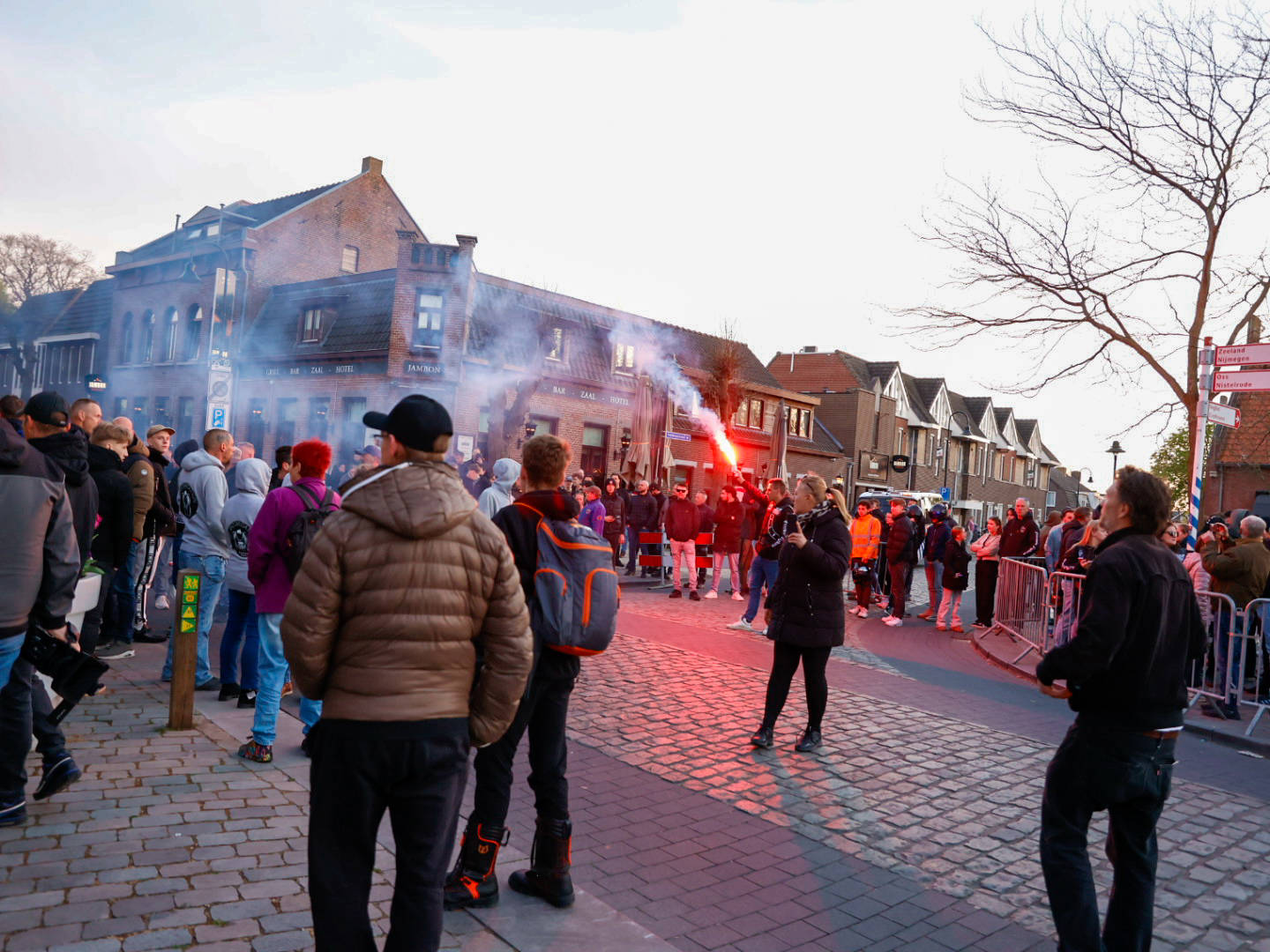 Minister Uitermark vindt woede om azc in Uden 'afgrijselijk': 'Raakt mij'
