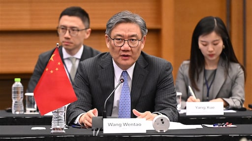 Chinese minister waarschuwt voor 'humanitaire crisis' door Trumps importtarieven