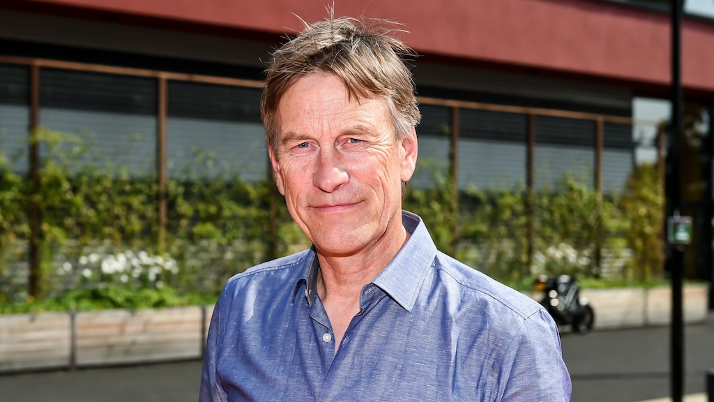 Pieter Jan Hagens neemt na 40 jaar afscheid van carrière in Buitenhof: ‘Gek moment’