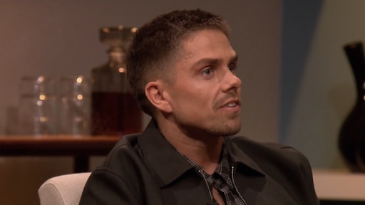 André Hazes doet boekje open over eerste zoen in De Klassenavond: 'Tand door de lip'