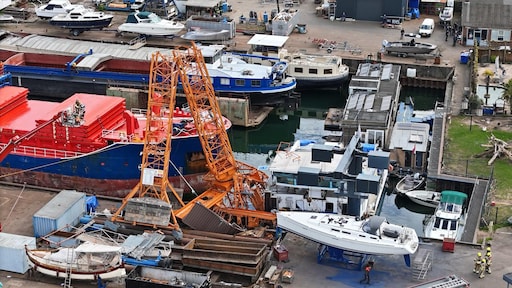 Twee gewonden door ongeluk met hijskraan in Maasbracht