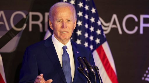 Biden focust in eerste speech sinds vertrek op 'hakbijl' in AOW: 'Geen toeval'