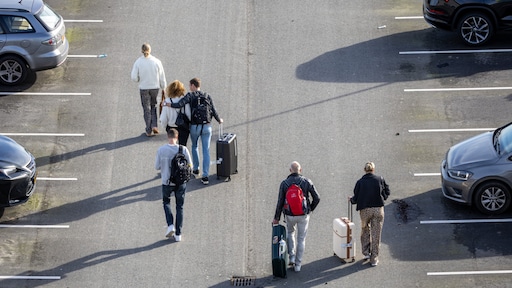 Parkeren bij vliegveld opnieuw duurder: Schiphol rekent voor weekend 98,50 euro