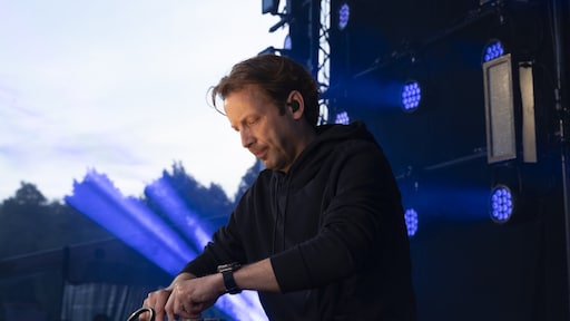 Prins Floris lanceert nieuwe single en maakt opwachting op Paaspop