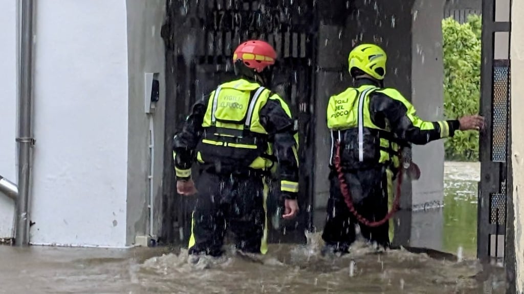 Doden door noodweer in Italië, vader en zoon komen om in sinkhole