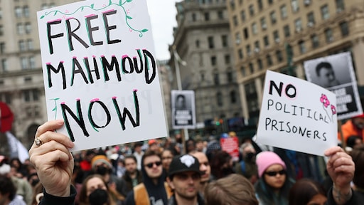 Opgepakte pro-Palestijnse activist Mahmoud Khalil mist geboorte zoon