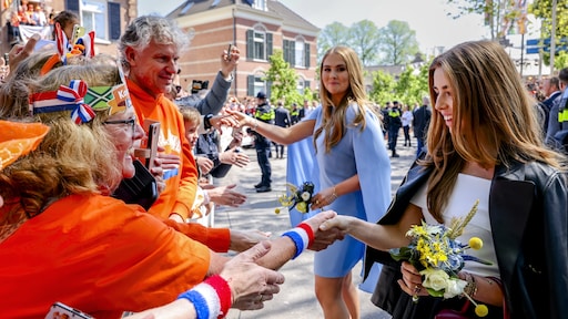 Prinses Amalia heeft het 'ontzettend leuk' in Amsterdam en Alexia grapt over pittige studie