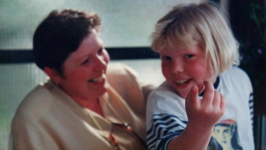 Kleine Marlie met haar moeder.