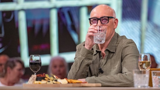 René van der Gijp afgezonderd van Vandaag Inside-collega's: 'Praten helemaal niet meer met elkaar'