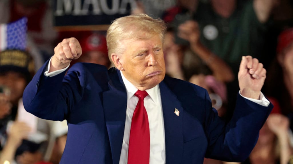 Amerikaanse economie krimpt in de eerste maanden van dit jaar, Trump legt schuld bij Biden