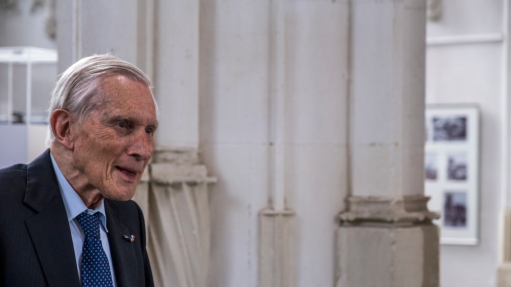 OM eist voorwaardelijke taakstraf tegen oud-minister Ben Bot om verkeersongeval