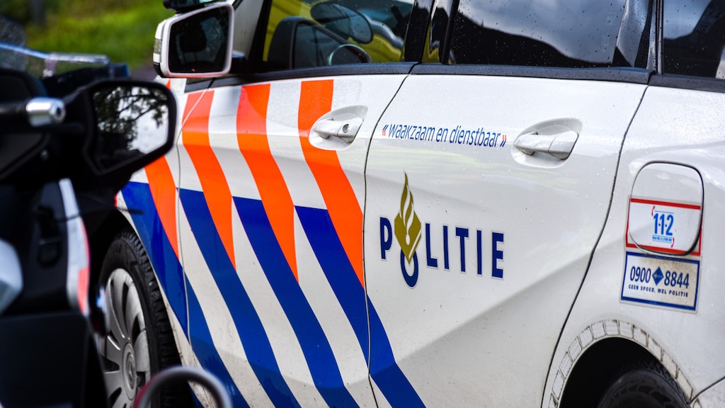 Trouwstoet in Zeeland op de bon geslingerd, 40 auto's blokkeerden de weg