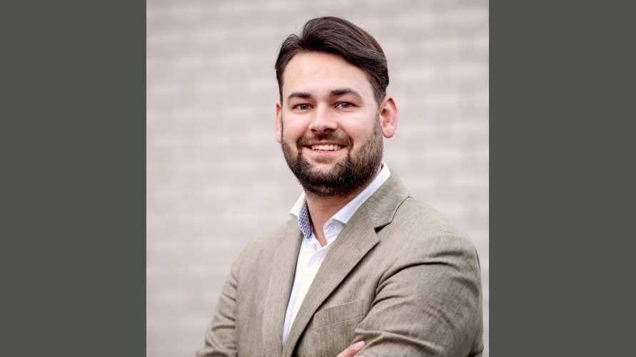 Limburgse wethouder met te veel alcohol achter het stuur, veroorzaakt ongeluk