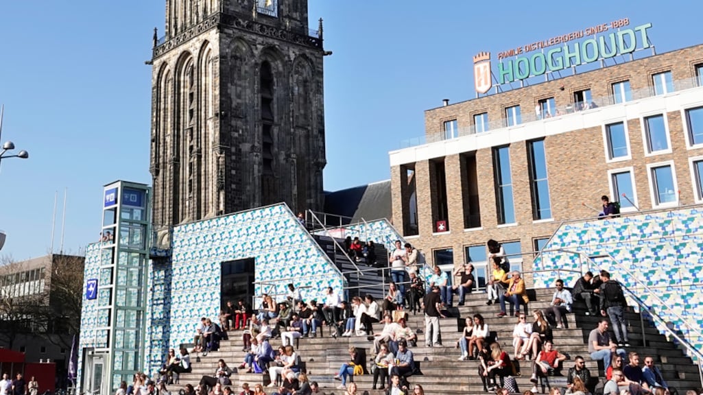 Familie Hooghoudt verkoopt gelijknamig Gronings jenevermerk aan buitenlandse drankgigant