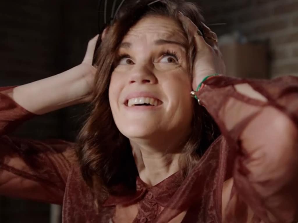 Nina Sanders verliest controle in GTST door 'mysterieuze klopgeest'
