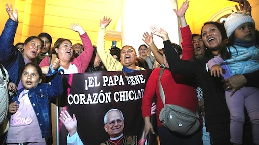 Niet Amerikaans, maar Peruaans: Peruanen door het dolle met 'hun' Paus