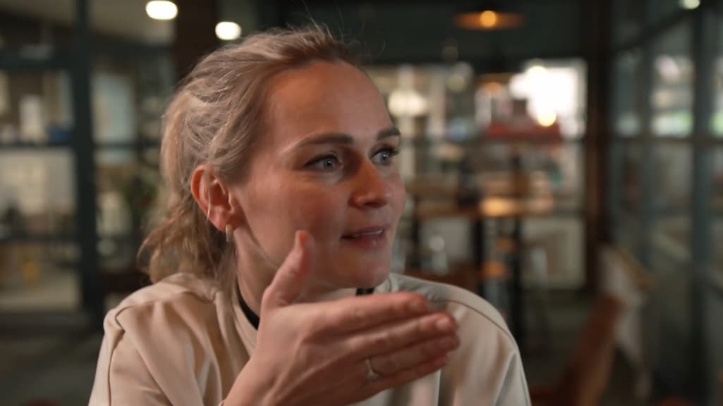 Irene Schouten in tranen door zieke moeder in De Klassenavond: 'Niet meer hoe ze was'