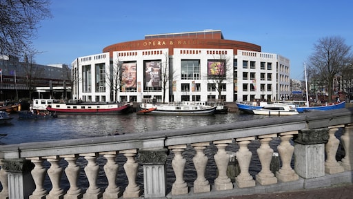 Amsterdamse ambtenaar opgepakt, zou adressen voor criminelen hebben opgezocht