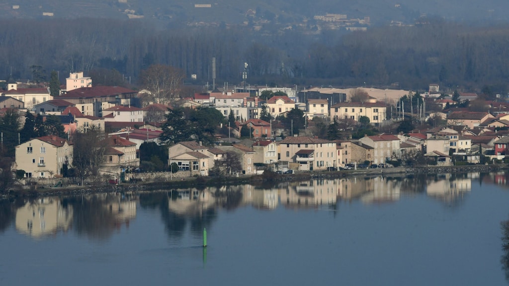 Belgische vrouw die kanker fakete en verdween, duikt na 14 jaar op in Frans dorp