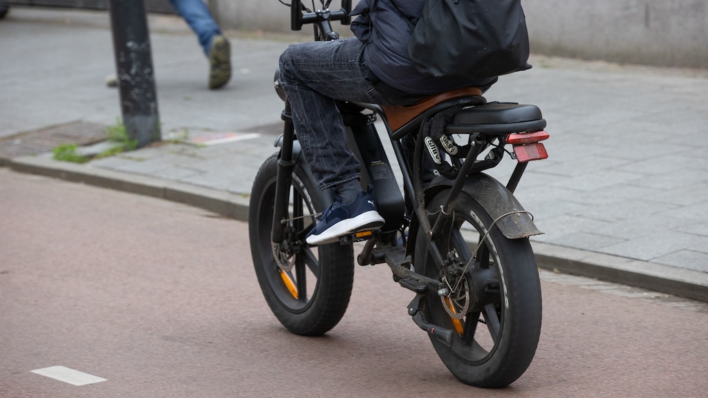 Twee minderjarigen stelen e-bike en dreigen met vuurwapen