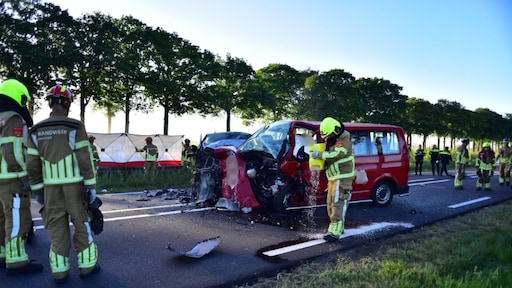 Twee doden bij frontale botsing op N266 bij Nederweert