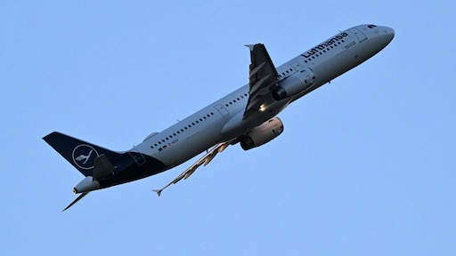 Copiloot valt flauw, gezagvoerder naar wc: vliegtuig 10 minuten zonder controle