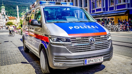 Plofkrakers rijden met 260 kilometer per uur over snelweg en crashen