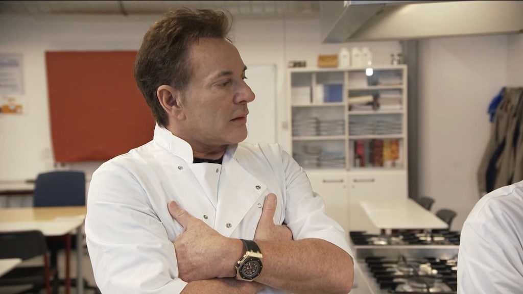 Gerard Joling durfde niet uit kast te komen bij klasgenoten: 'Ik was al een buitenbeentje'