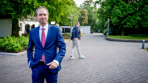 Minister wil mensen met tijdelijke contracten meer rechten geven: 'Bestaanszekerheid vergroten'