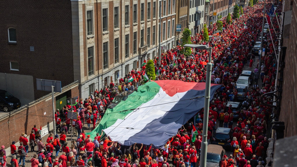 Dag na massademonstratie Gaza is Veldkamp kritisch op Israël, oppositie wil 'daden'