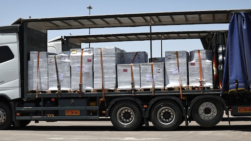 Vrachtwagens toegelaten tot Gaza, maar hulp bereikt bevolking nog niet