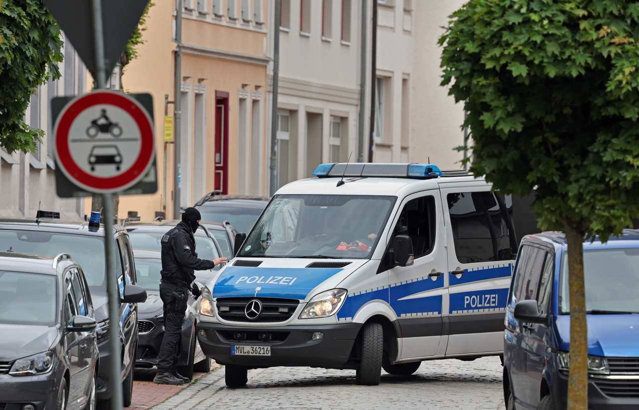 Duitse tieners vast voor plannen gewelddadige aanvallen op vluchtelingen en politieke tegenstanders