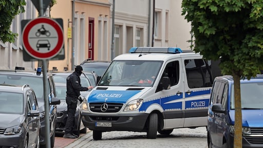 Duitse tieners vast voor plannen gewelddadige aanvallen op vluchtelingen en politieke tegenstanders