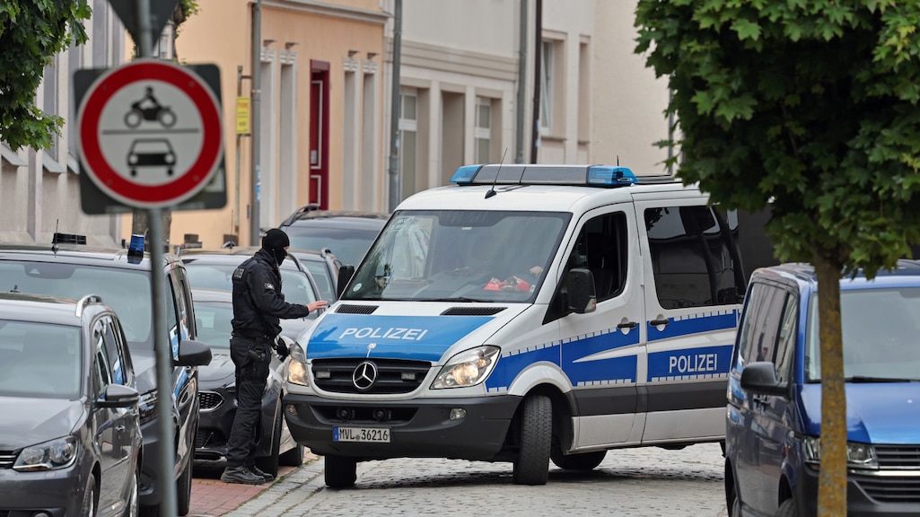 Duitse tieners vast voor plannen gewelddadige aanvallen op vluchtelingen en politieke tegenstanders