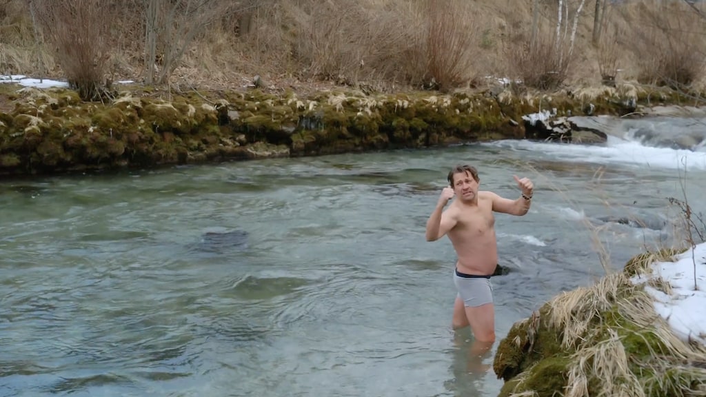 Ferri Somogyi uit de kleren in Het Perfecte Plaatje Op Reis: 'Je zou niet naakt'