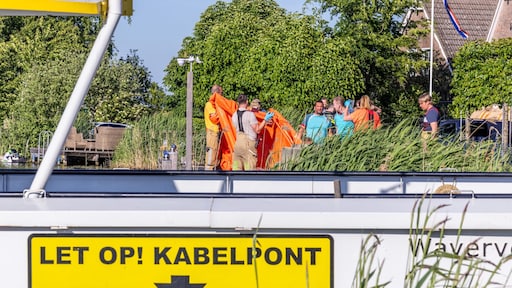 Jetskiër (47) overleden na ongeluk op Amstel: voer mogelijk tegen kabel pont aan