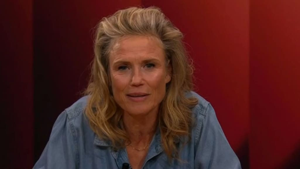 Sophie Hilbrand bedankt kijkers bij afscheid van Bar Laat: 'Vond het te gek'