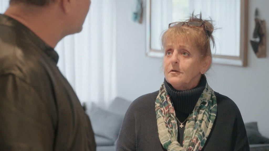 Ex-schoondochter steelt Sissi's dure raskatten in Bureau Onrecht