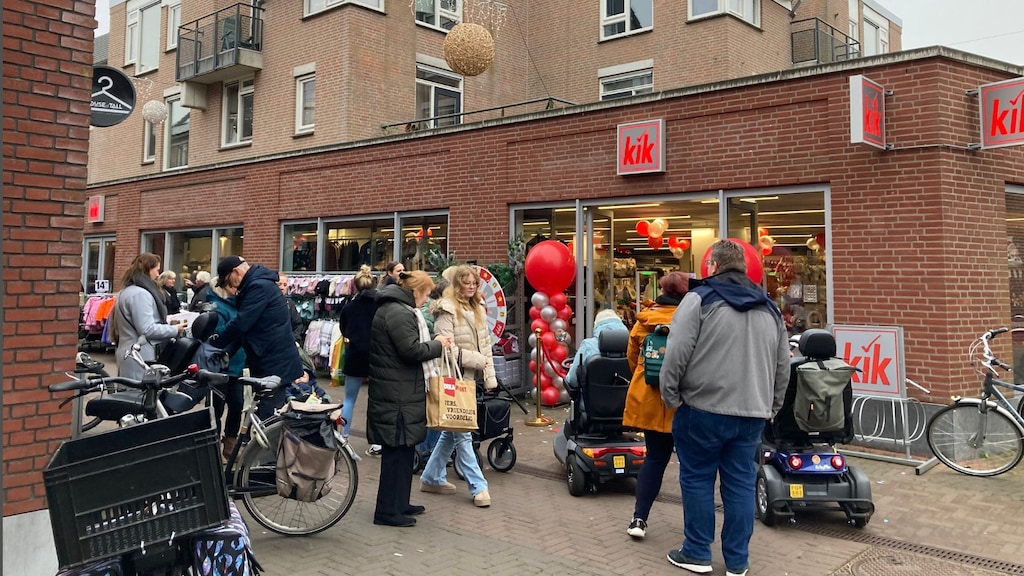 Een winkel van Kik in een wijkwinkelcentrum.