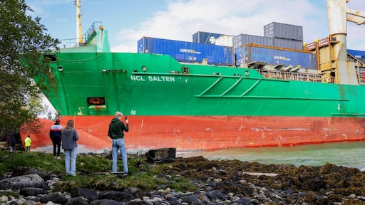 Bemanningslid van Noors schip dat vastliep in achtertuin was in slaap gevallen tijdens wachtdienst