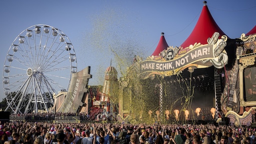 Nederlandse artiesten cancelen festivaloptredens om controversiële eigenaar: 'We doen wat we moeten doen'