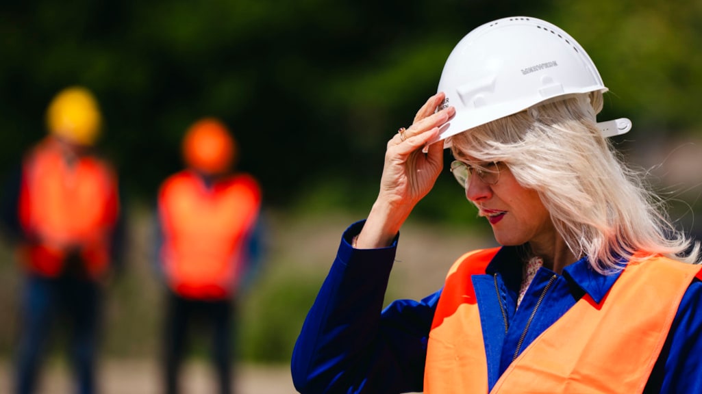 Woonminister Keijzer: gemeenten moeten bewoning vakantiepark nog 10 jaar toestaan