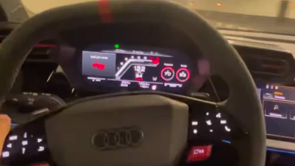 Influencer krijgt rijverbod van 17,5 jaar na racevideo's met snelheden van 250 km/u