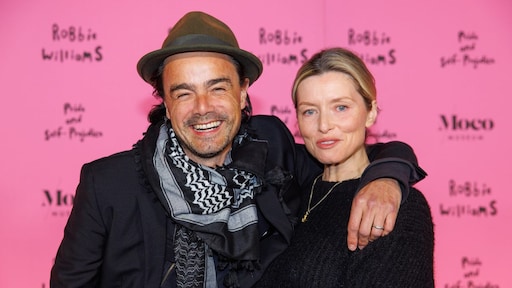 Dinand en Lucy Woesthoff vieren 16 jaar huwelijk: 'Euforie, tegenslagen en alles eromheen'