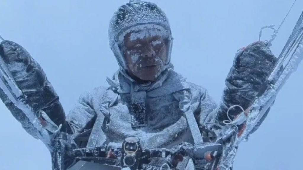 Schorsing van 6 maanden voor Chinese paraglider die vloog op 8500 meter hoogte